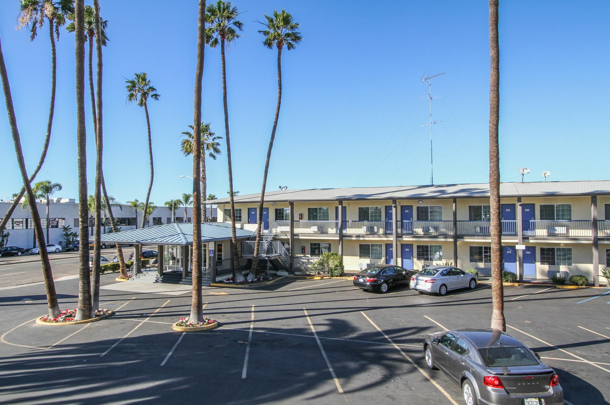 Motel 6 San Diego, Ca Airport Harbor Экстерьер фото